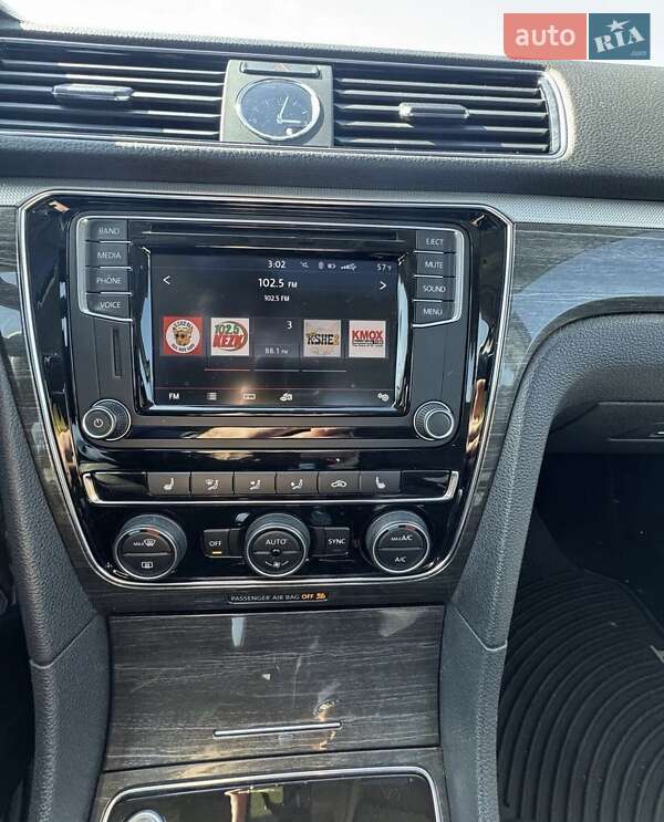 Седан Volkswagen Passat 2016 в Киеве