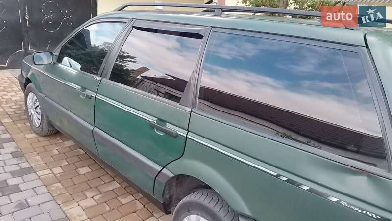 Универсал Volkswagen Passat 1991 в Березному