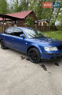 Седан Volkswagen Passat 1999 в Ивано-Франковске