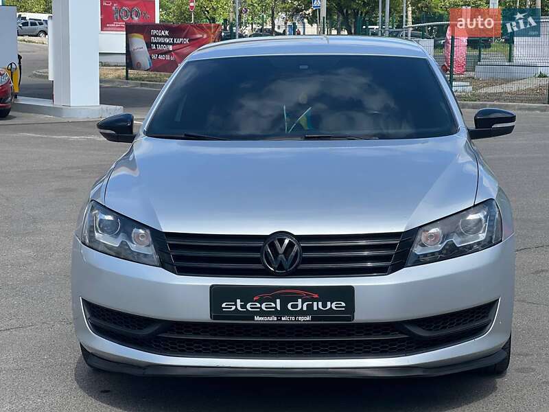 Седан Volkswagen Passat 2013 в Николаеве