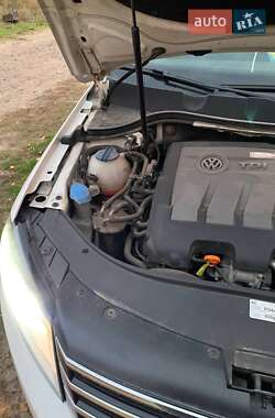Седан Volkswagen Passat 2011 в 