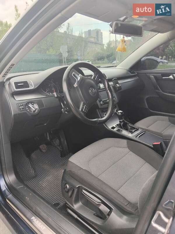 Универсал Volkswagen Passat 2013 в Ивано-Франковске