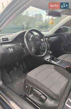 Універсал Volkswagen Passat 2013 в 