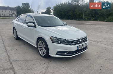 Седан Volkswagen Passat 2018 в Рівному