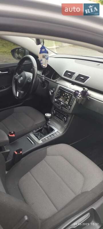 Седан Volkswagen Passat 2011 в Виноградове