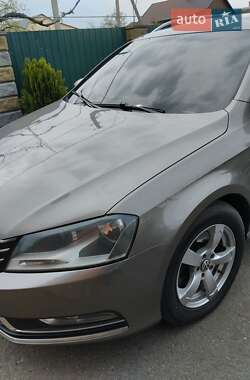 Універсал Volkswagen Passat 2011 в 