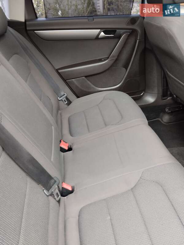 Универсал Volkswagen Passat 2011 в Сарнах