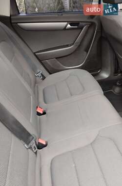 Універсал Volkswagen Passat 2011 в 