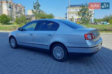 Седан Volkswagen Passat 2005 в 