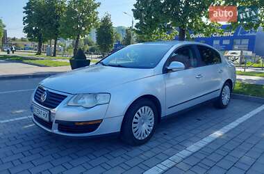 Седан Volkswagen Passat 2005 в 
