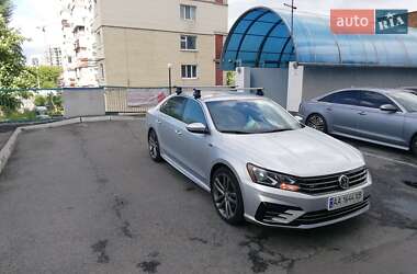 Седан Volkswagen Passat 2017 в Києві