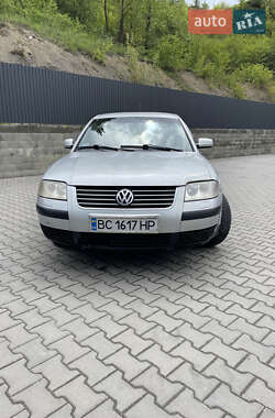Седан Volkswagen Passat 2001 в Галичі