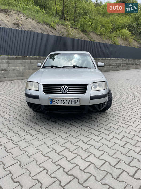 Седан Volkswagen Passat 2001 в 