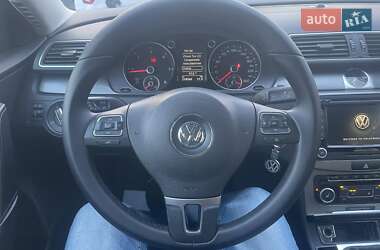 Седан Volkswagen Passat 2011 в 