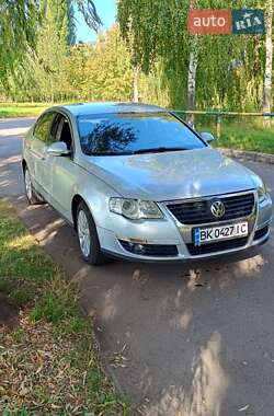 Седан Volkswagen Passat 2005 в Рівному