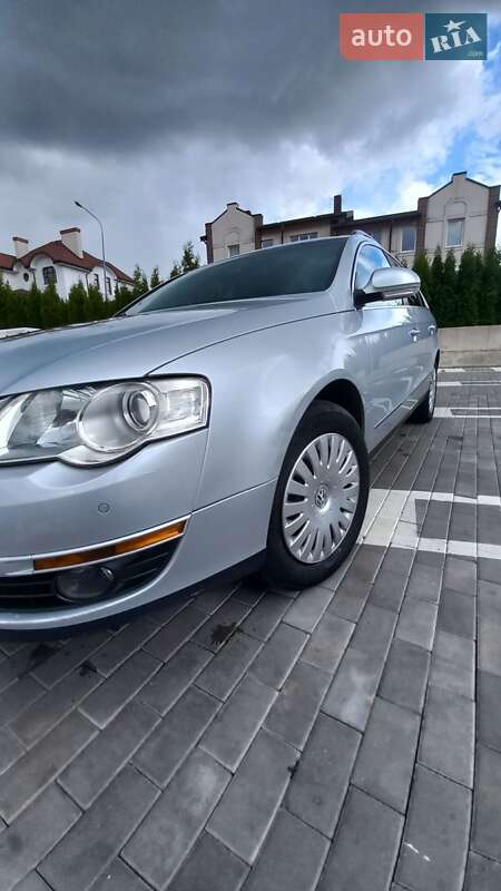 Універсал Volkswagen Passat 2007 в Рівному