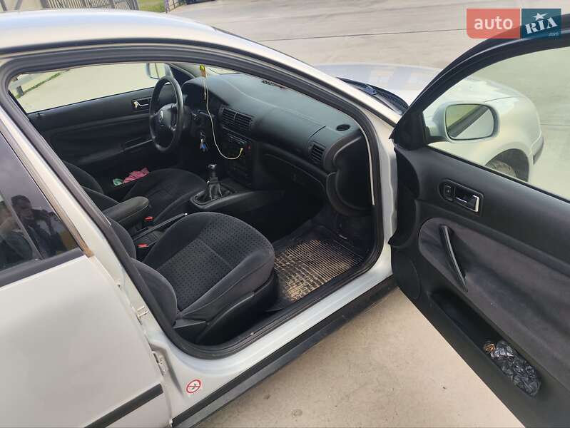 Седан Volkswagen Passat 1997 в Радехові
