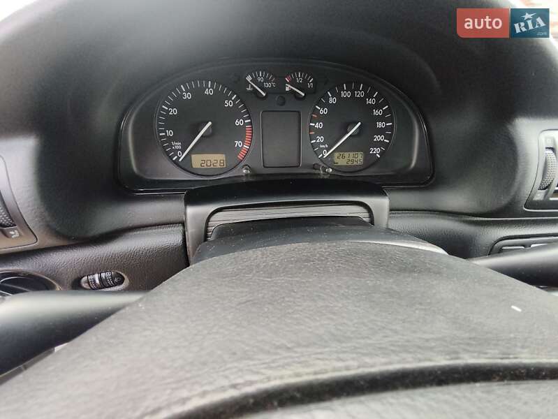 Седан Volkswagen Passat 1997 в Радехові