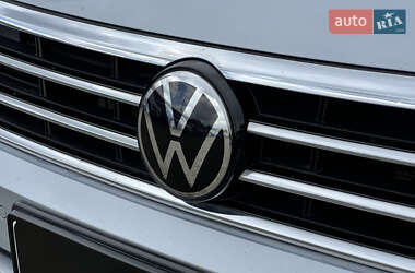 Універсал Volkswagen Passat 2022 в 