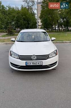 Седан Volkswagen Passat 2011 в Києві