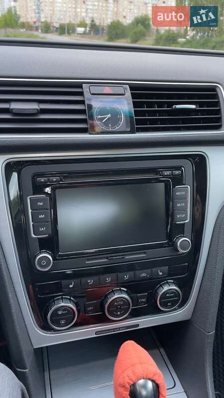 Седан Volkswagen Passat 2011 в Киеве