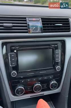 Седан Volkswagen Passat 2011 в 