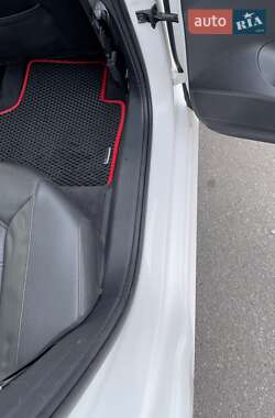 Седан Volkswagen Passat 2011 в 