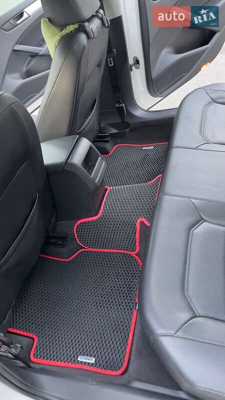 Седан Volkswagen Passat 2011 в Киеве