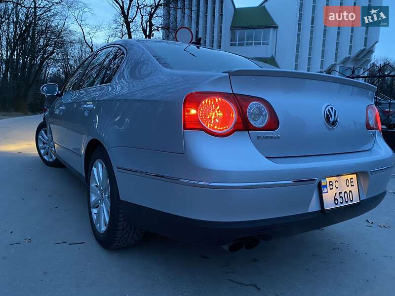Седан Volkswagen Passat 2010 в Львове