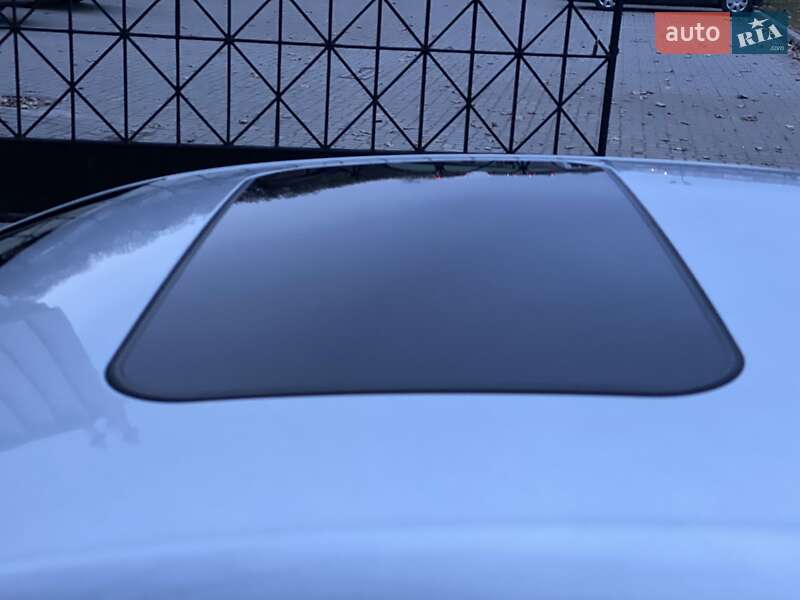 Седан Volkswagen Passat 2010 в Львове