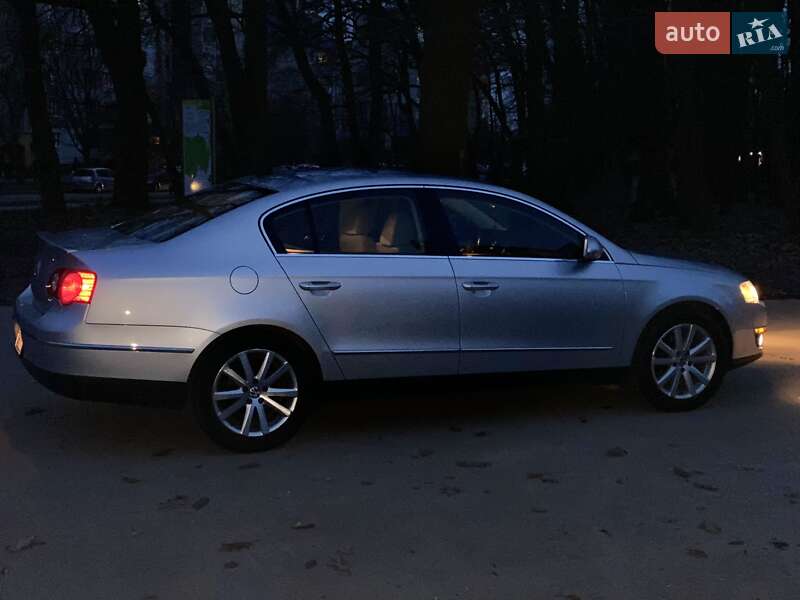 Седан Volkswagen Passat 2010 в Львове