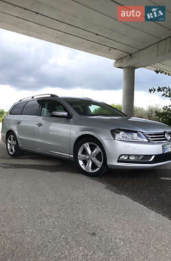 Универсал Volkswagen Passat 2011 в 
