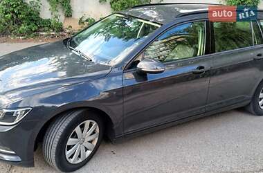Універсал Volkswagen Passat 2014 в Києві