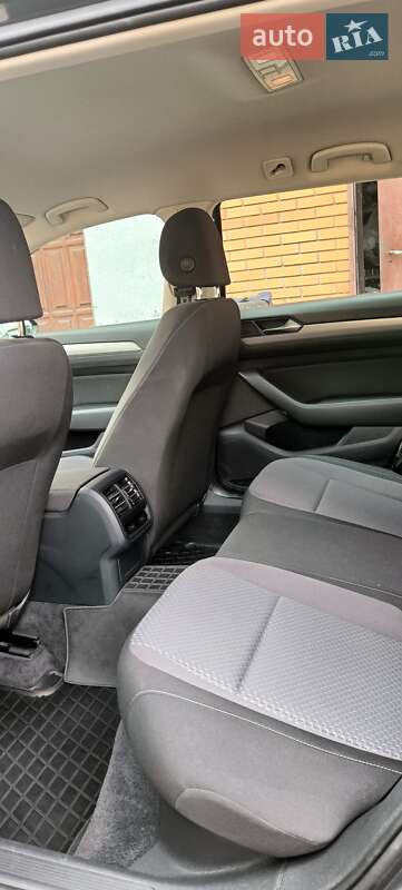 Універсал Volkswagen Passat 2014 в Києві