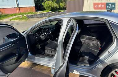 Седан Volkswagen Passat 2017 в Киеве