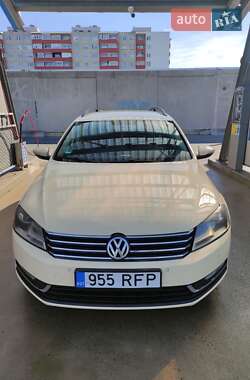 Універсал Volkswagen Passat 2014 в Дніпрі