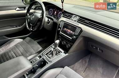 Седан Volkswagen Passat 2015 в 