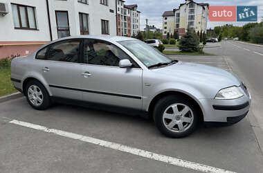 Седан Volkswagen Passat 2001 в 