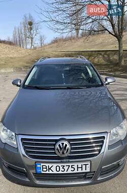 Универсал Volkswagen Passat 2007 в Ровно