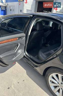 Седан Volkswagen Passat 2012 в 