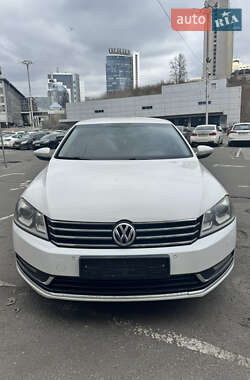 Седан Volkswagen Passat 2012 в 