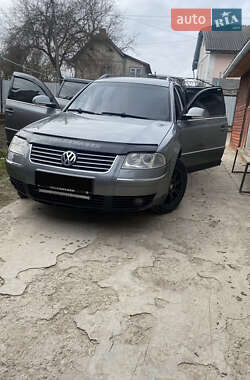 Універсал Volkswagen Passat 2004 в Чернівцях