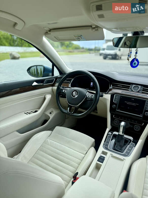 Універсал Volkswagen Passat 2015 в Луцьку
