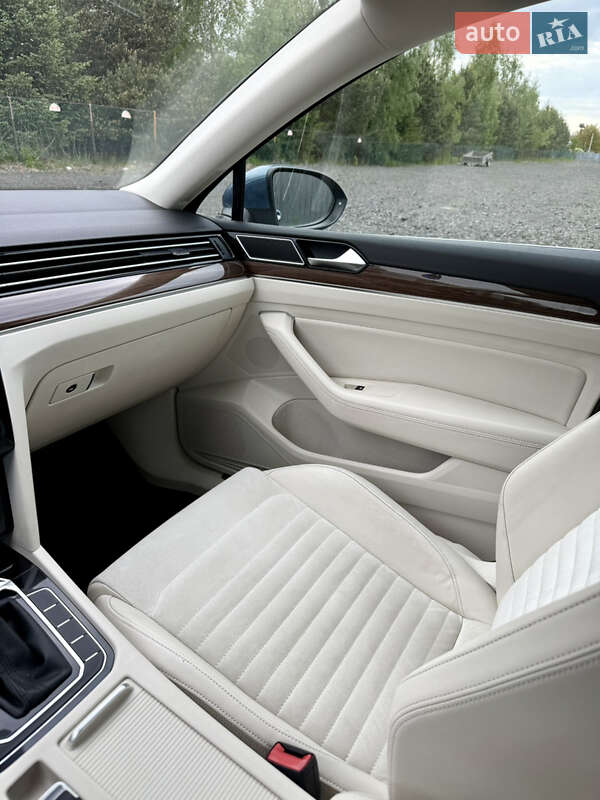 Універсал Volkswagen Passat 2015 в Луцьку