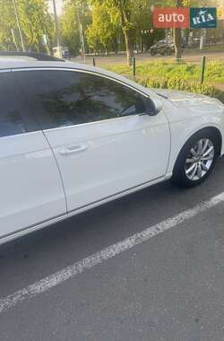 Универсал Volkswagen Passat 2013 в 
