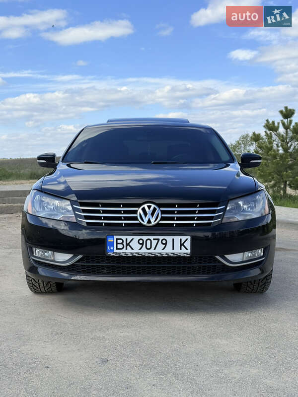 Седан Volkswagen Passat 2014 в Рівному