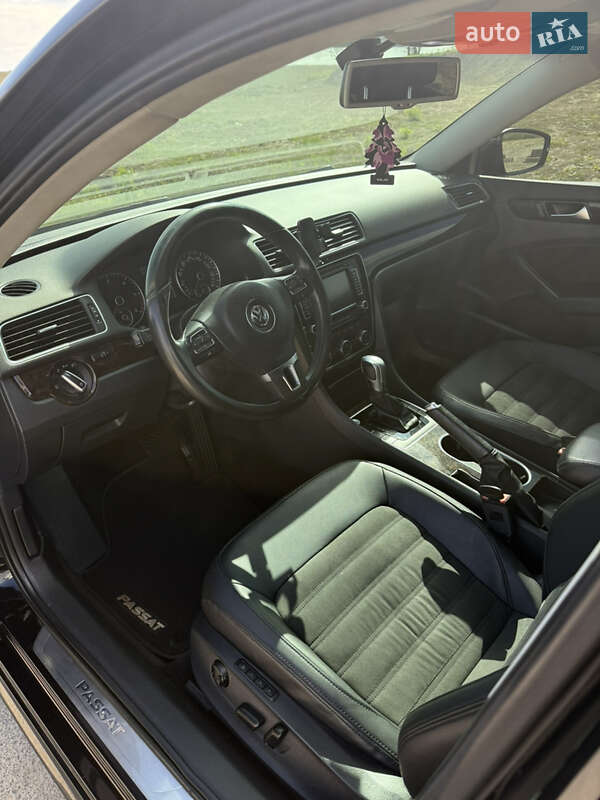 Седан Volkswagen Passat 2014 в Рівному