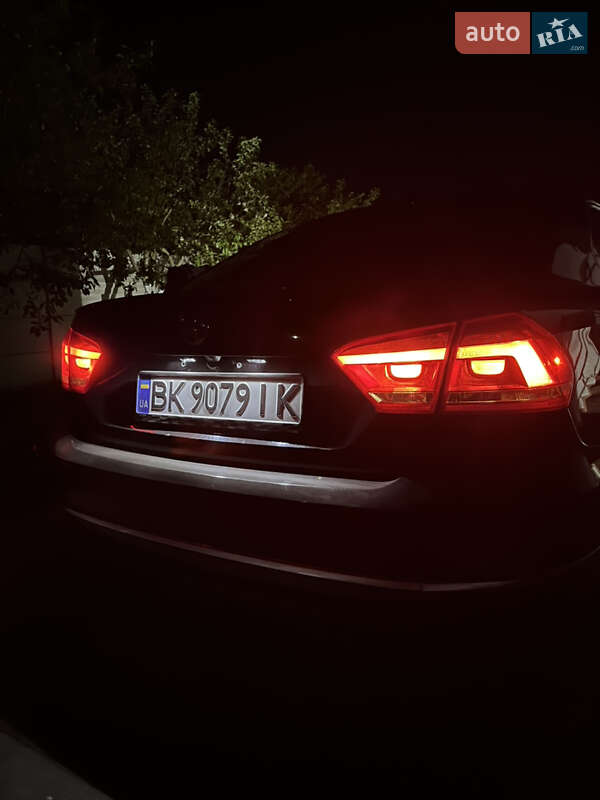 Седан Volkswagen Passat 2014 в Рівному