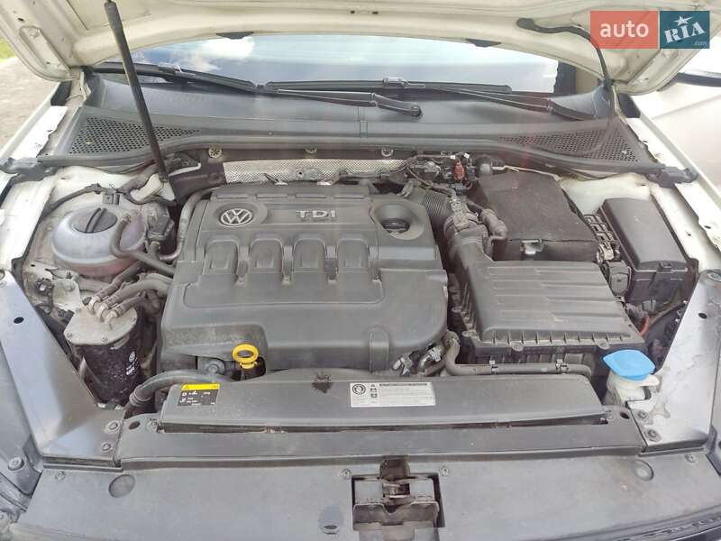 Универсал Volkswagen Passat 2015 в Киеве