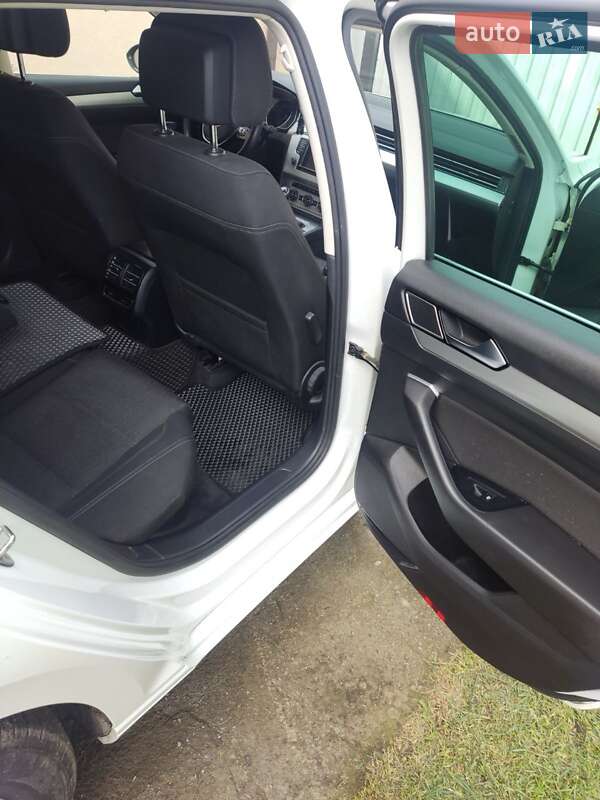 Универсал Volkswagen Passat 2015 в Киеве